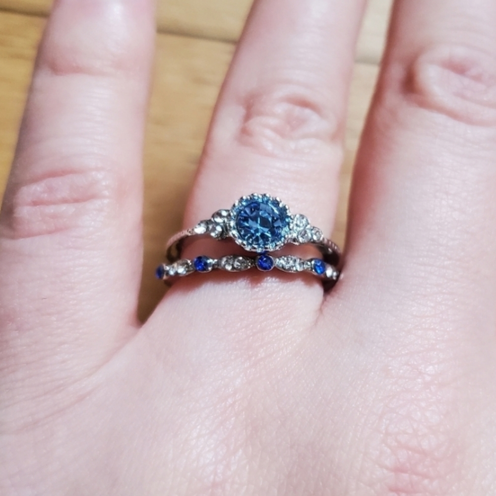 NWOT Round Blue Sapphire Ring Set